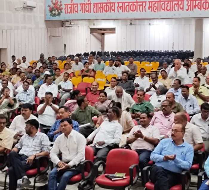  फीस किताब यूनिफॉर्म के नाम पर अब नहीं चलेगी मनमानी जिला से लेकर ब्लॉक  तक बनेगी निगरानी समिति 