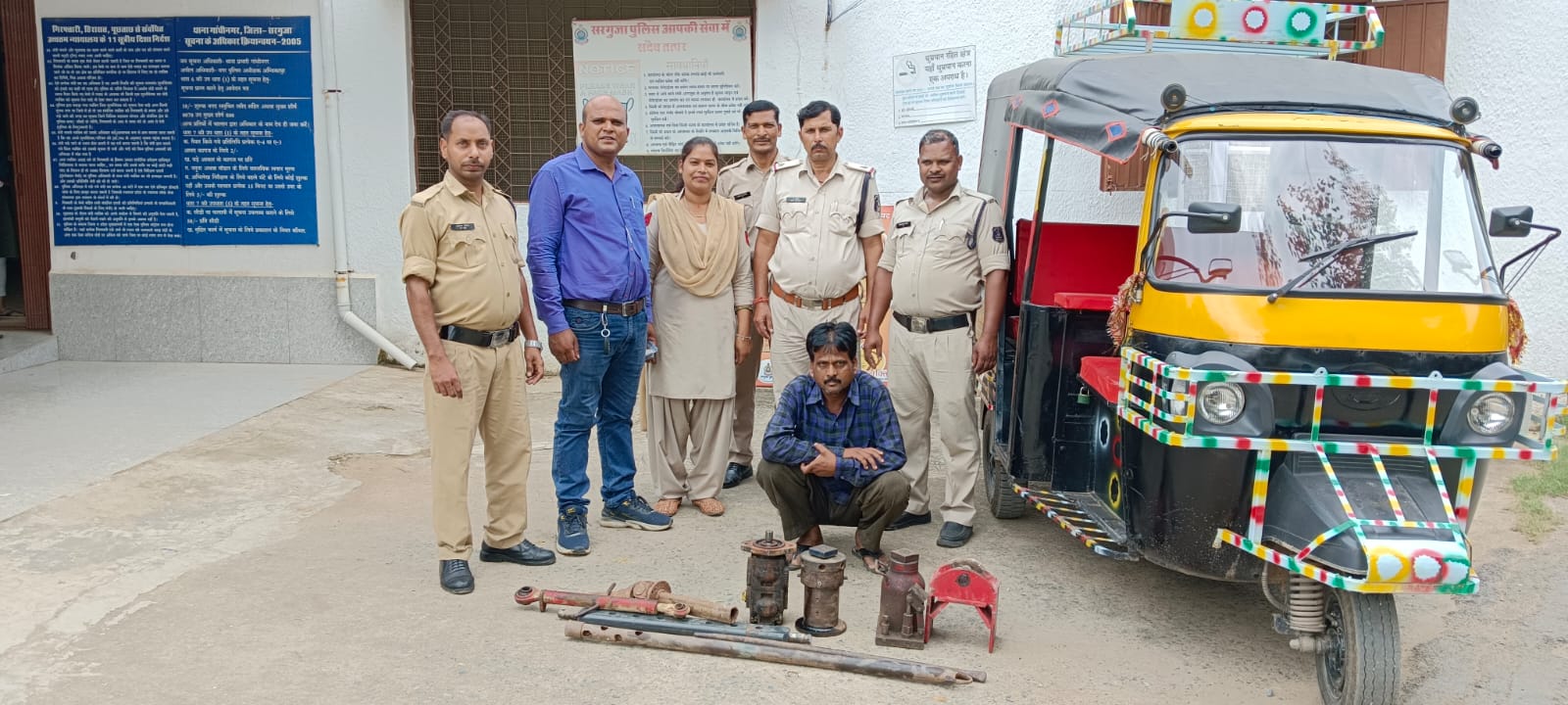 चोरी के मामले मे थाना गांधीनगर थाना  24 घंटे के अंदर आरोपी को सामान सहित किया गिरफ्तार 