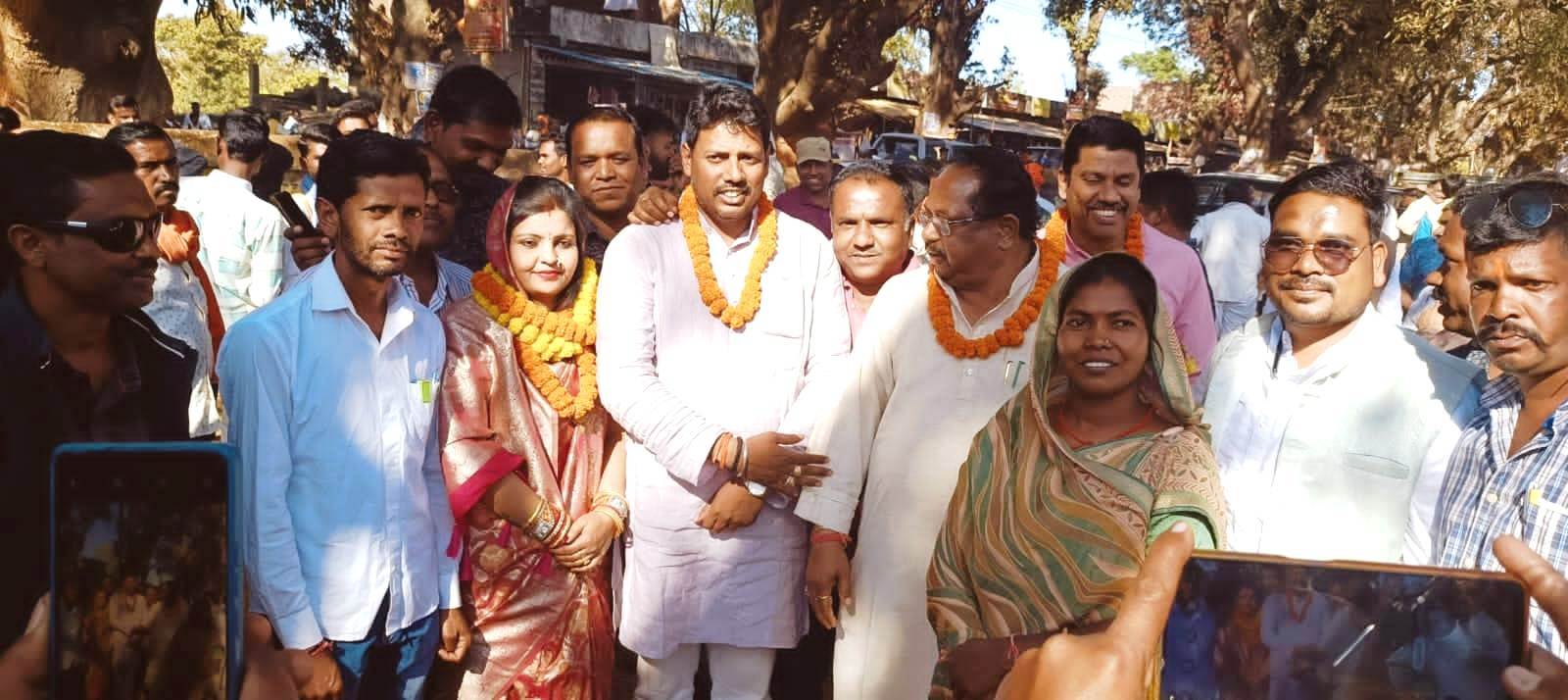 भारी गहमागहमी के बीच लुण्ड्रा जनपद पंचायत अध्यक्ष चुनाव हुआ संपन्न 