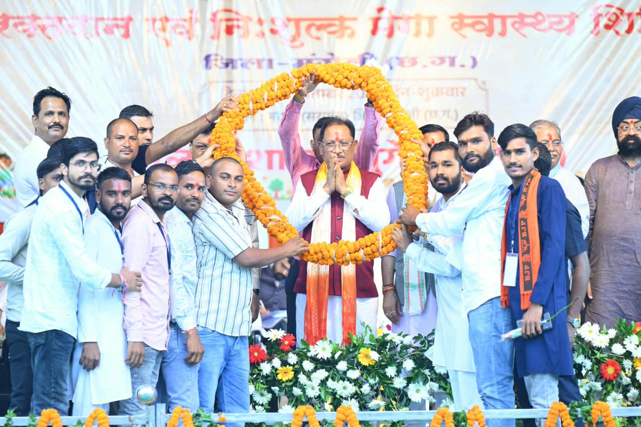 मुख्यमंत्री श्री साय ने 21 विकास कार्यों का किया लोकार्पण एवं शिलान्यास: मदकू में 68.96 करोड़ रुपये के विकास कार्यों की सौगात, ट्रॉमा सेंटर और इको टूरिज्म सेंटर सहित कई बड़ी घोषणाएं