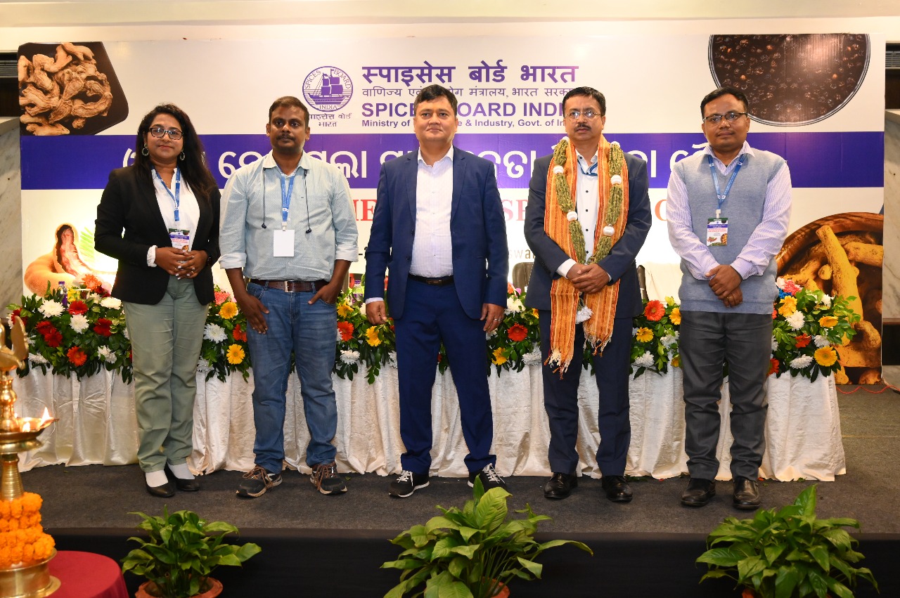 ओडिशा, भुबनेश्वर  में मसाला व्यापार को बढ़ावा देने के लिए क्रेता-विक्रेता बैठक में जशपुर जिले के 5 किसान हुए शामिल