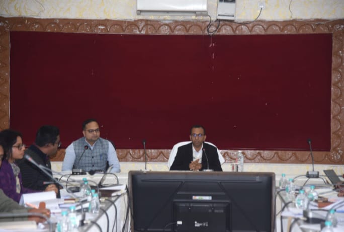 मनरेगा निर्माण कार्य में अनियमितता पर लुण्ड्रा सहित इन तकनीकी सहायक एवं रोजगार सहायक की सेवा की गई समाप्त
