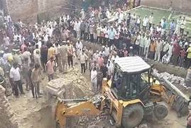 ब्रेकिंगअवैध छुई खदान धंसने से मलबे में दबी 3 महिलाएं, एक की मौत, 2 की हालत गंभीर