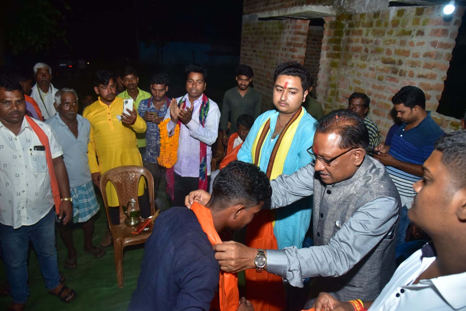 कुनकुरी विधानसभा क्षेत्र में भाजपा प्रत्याशी विष्णुदेव साय ने किया जनसंपर्क ,एक साथ यहां के सैकड़ों ग्रामीणों ने भाजपा में हुए शामिल.......