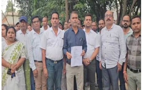 युक्तियुक्तकरण के विरोध में सरगुजा के शिक्षक काउंसलिंग का करेंगे बहिष्कार 