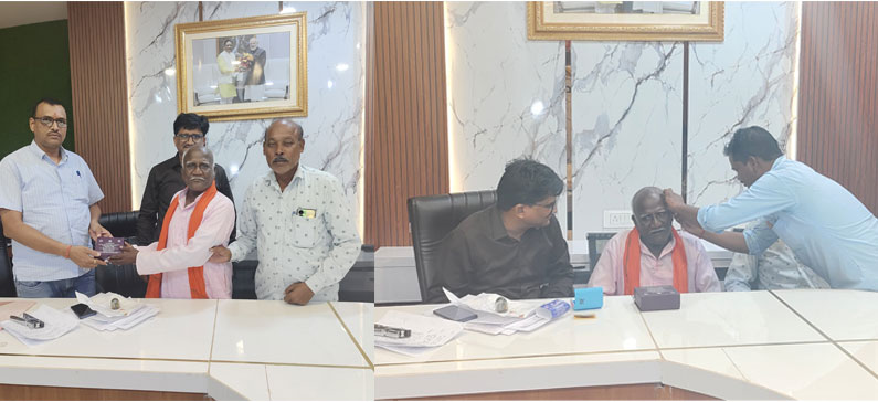 सीएम कैंप कार्यालय बगिया से महादेव को मिला श्रवण यंत्र, खुश होकर बुजुर्ग ने कहा अब वह हर रविवार सुनेगा "मन की बात"