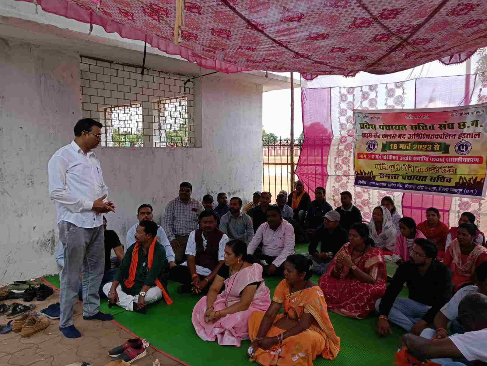 पंचायत सचिवों को मिला बीजेपी का समर्थन,भाजपा जिलाध्यक्ष सुनील गुप्ता ने सचिवों की एक सूत्रीय मांग को ठहराया जायज,प्रदेश सरकार से कहा इनकी मांग को तत्काल लें संज्ञान