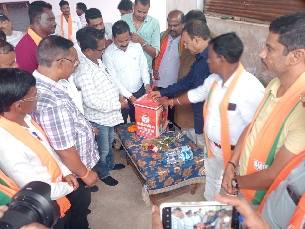 जनता का हर वर्ग का मिल रहा घोषणा पत्र में व्यापक जन समर्थन हम मुख्यमंत्री को हराकर राज्य में बना रहे हैं भाजप की सरकार -विजय बघेल