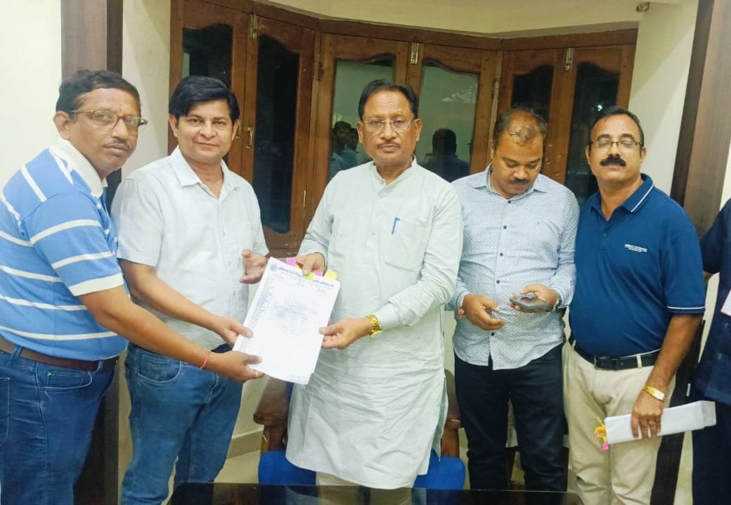 छत्तीसगढ़ के बेरोज़गार इंजीनियरों के साथ अन्याय – पावर कंपनियों में जे.ई. से ए.ई. पदोन्नति कोटा घटाने का निर्णय को ठहराया गलत मुख्यमंत्री को सौंपा ज्ञापन