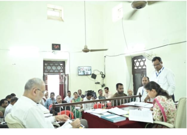 सरगुजा के तीनो विधानसभा से 13 दावेदारों का नामांकन पत्र परीक्षण में हुआ निरस्त  नाम वापसी के पूर्व 44 उम्मीदवार हैं मैदान में