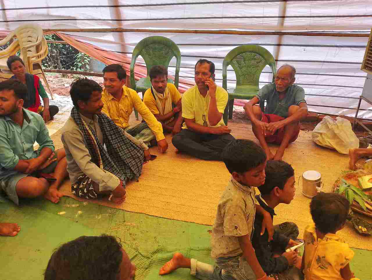 जनसंपर्क कार्यक्रम में पहुंचे डीडीसी सालिक साय, लोगों की सुनी समस्या ,गणेश पूजा में शामिल होकर की पूजा अर्चना