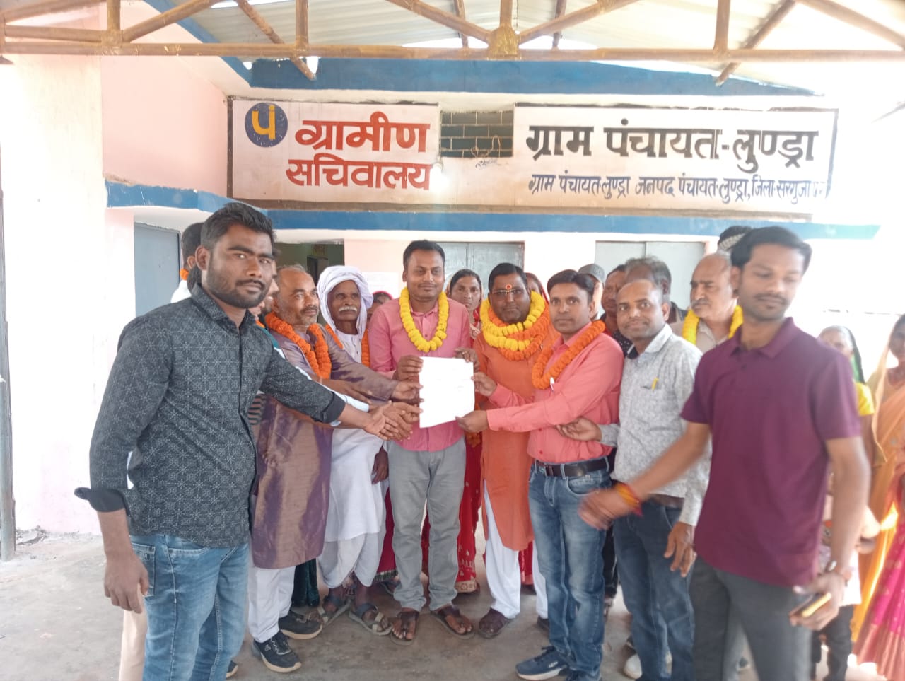 रवि बनी लुण्ड्रा नेहरू प्रधान दोरना व आशीष बटवाही के निर्विरोध चुने गए उपसरपंच