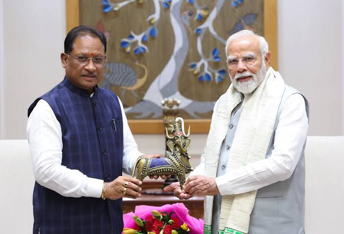 प्रधानमंत्री श्री नरेंद्र मोदी ने डेडियापाड़ा में जनजातीय गौरव दिवस पर अपने संबोधन में छत्तीसगढ़ के मुख्यमंत्री श्री विष्णु देव साय की सराहना की