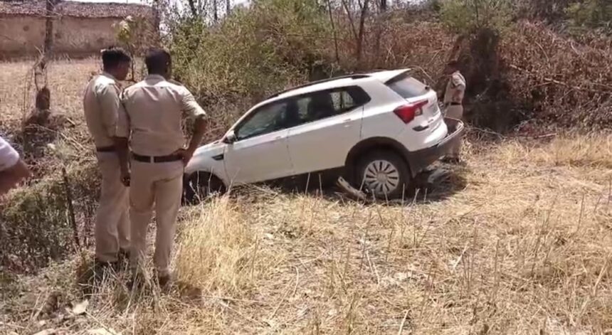 वाड्रफनगर एसडीएम की गाड़ी बलरामपुर एन एच 343 पर हुई दुर्घनाग्रस्त 