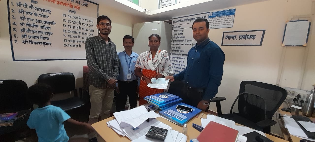 प्रधानमंत्री सुरक्षा बीमा योजना के तहत इस परिवार को मिला 2 लाख रुपए का आर्थिक सहायता, राष्ट्रीय ग्रामीण आजीविका मिशन ने की थी पहल