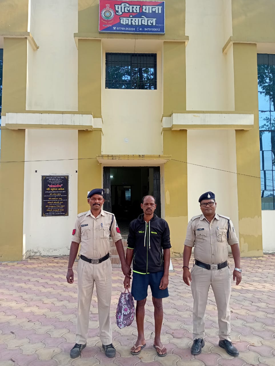big breking jashpur:– वृद्ध महिला को किया टांगी से वार ,मौके पर ही मौत,पुलिस ने किया आरोपी को गिरफ्तार...