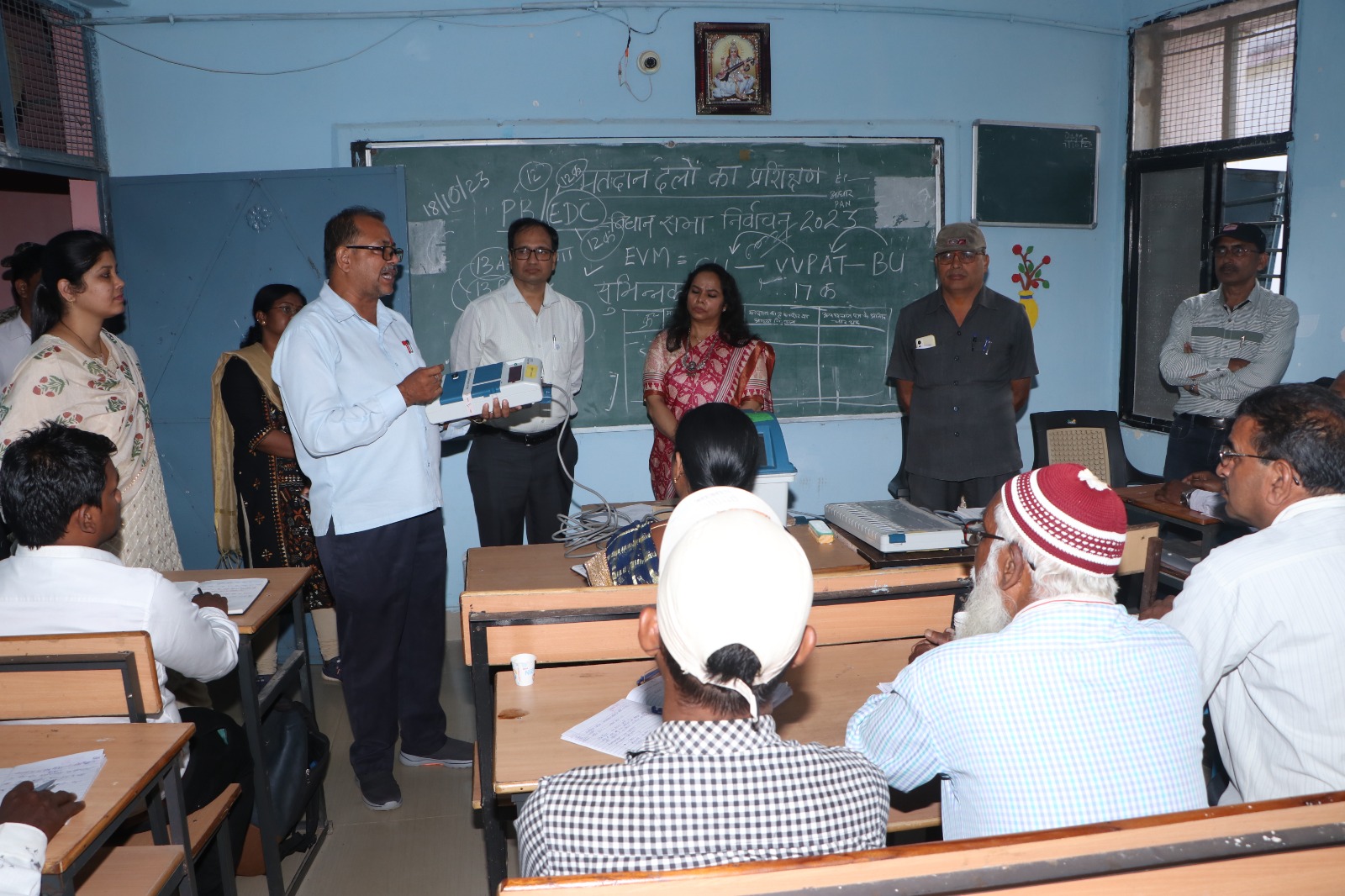 जिले के नवनिर्मित ऑडिटोरियम में मतदाता जागरूकता को लेकर  स्वीप द्वारा विभिन्न कार्यक्रमों का किया आयोजन