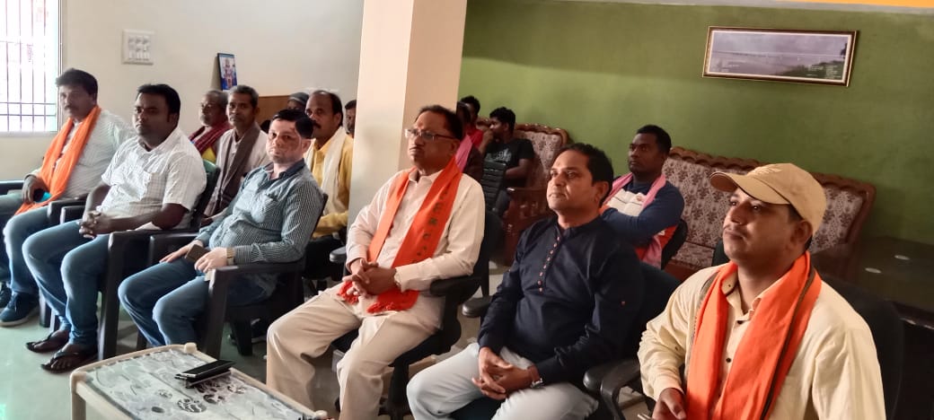 प्रधानमंत्री नरेंद्र मोदी की मन की बात 101 वें संस्करण का हुआ प्रसारण,भाजपा के पूर्व प्रदेशाध्यक्ष विष्णुदेव साय ने बूथ स्तर में सुनी मन की बात